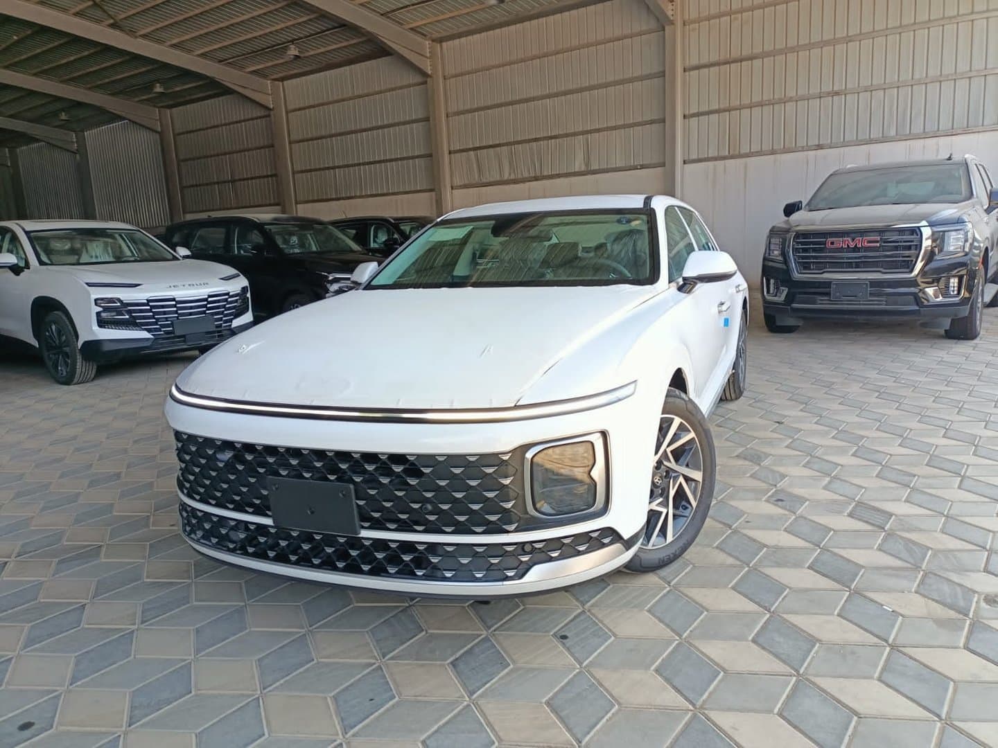 Hyundai  Azera Classic 2025 - exterior - Image 1