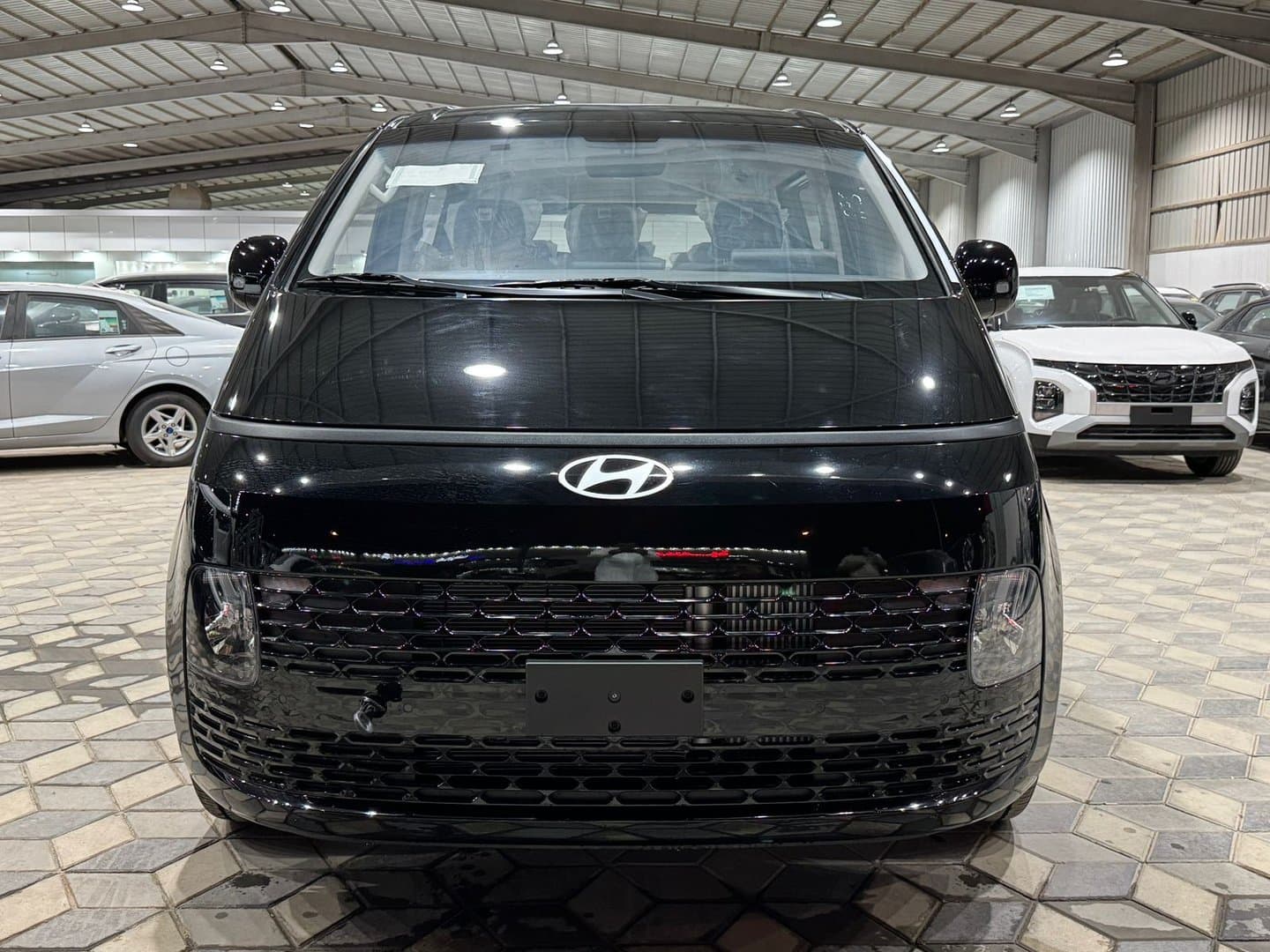 Hyundai Staria Diesel 2025 thumbnail 5