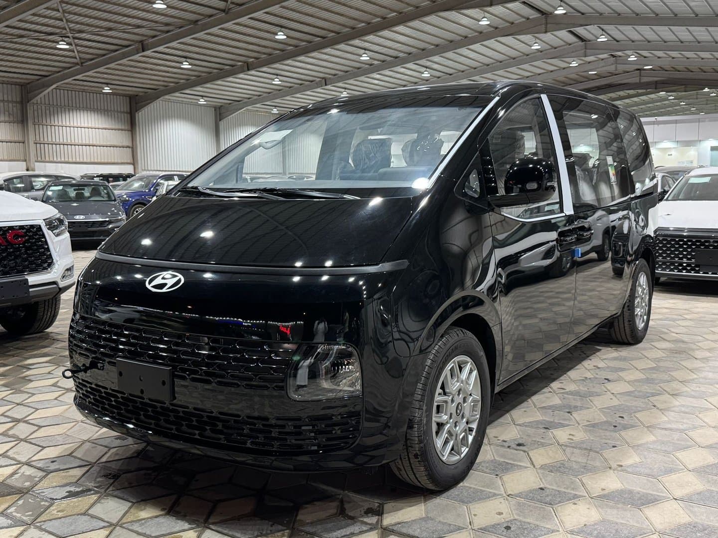 Hyundai Staria Diesel 2025 - exterior - Image 1