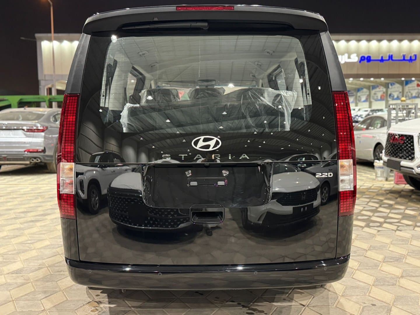 Hyundai Staria Diesel 2025 thumbnail 2