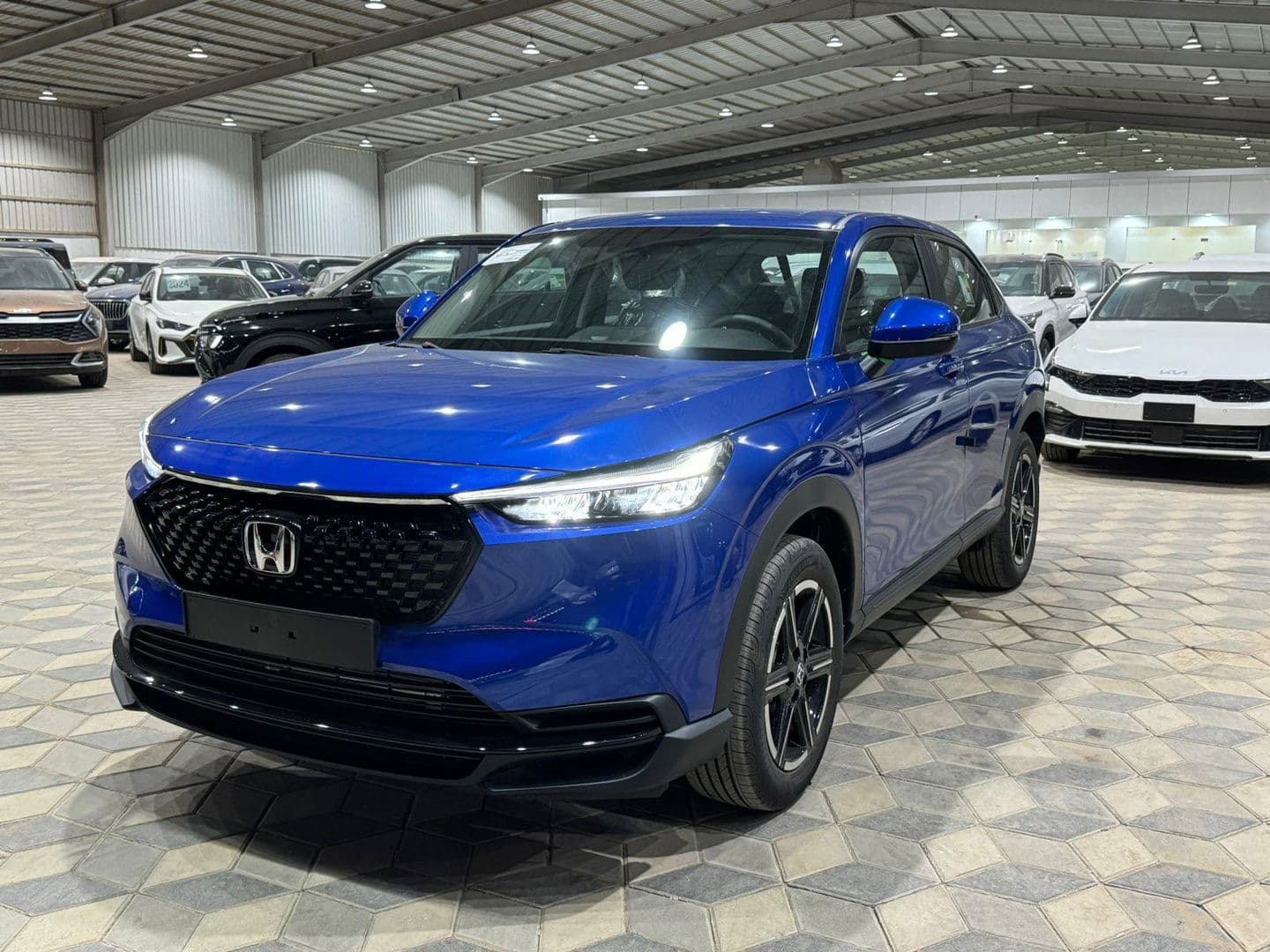 [object Object] هوندا هوندا HR-V V DX 2024 - صورة مصغرة 3