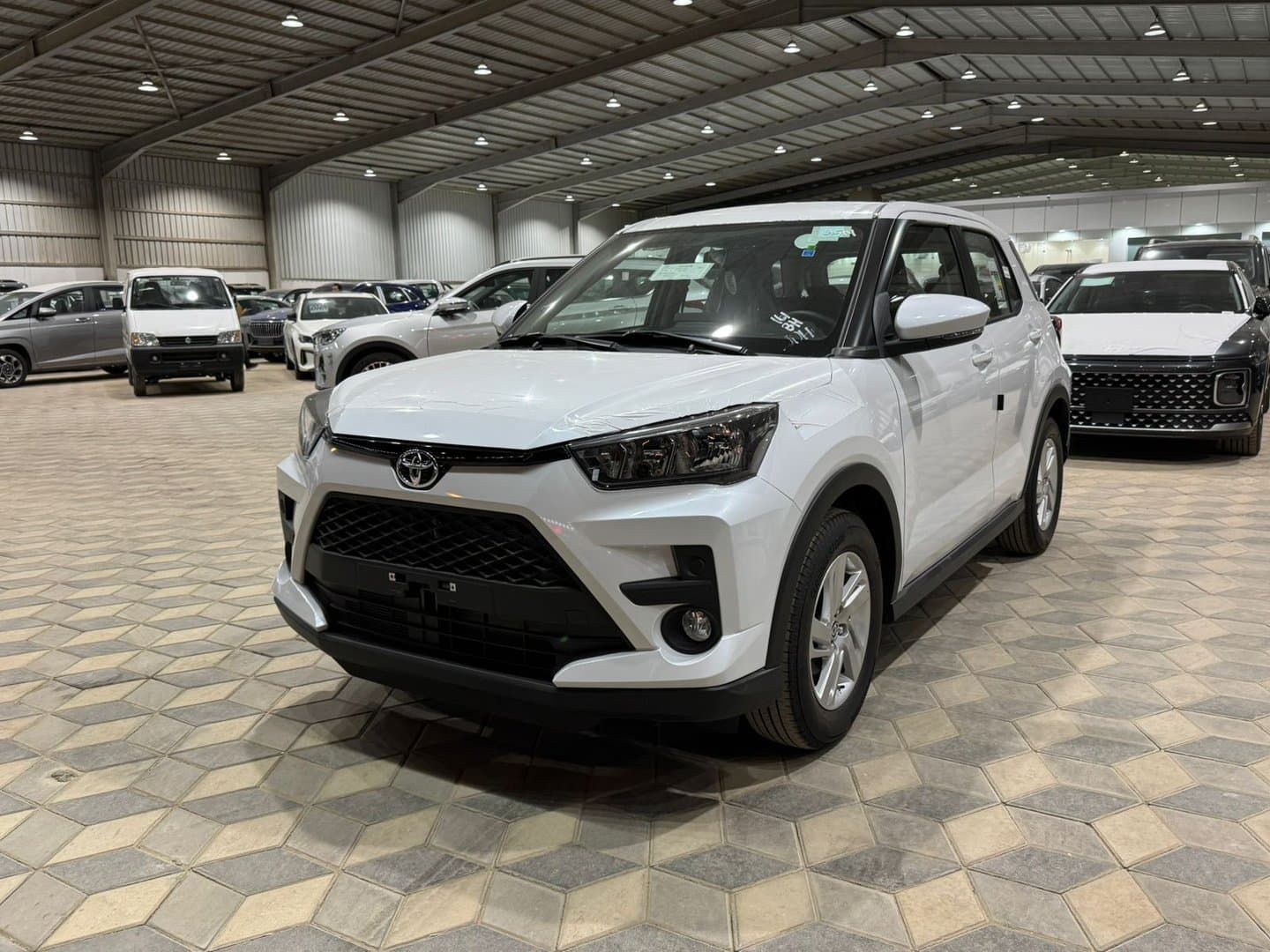 Toyota Raize XLE Limited 2024 - exterior - Image 1