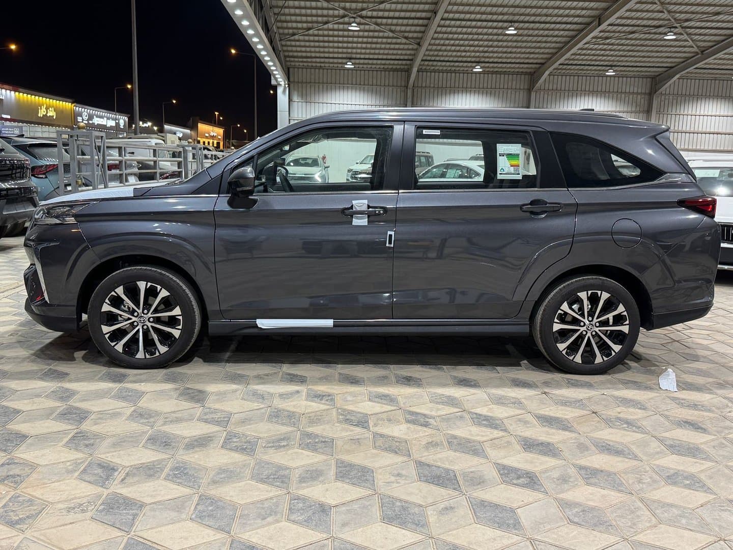 Toyota Veloz GLX 2025 thumbnail 2
