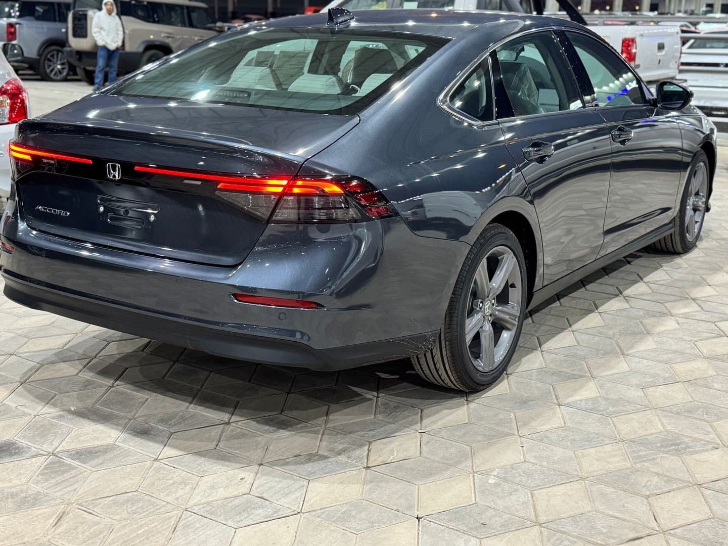 Honda Accord EX 2025 thumbnail 3