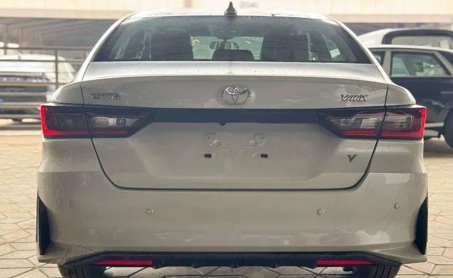 [object Object] تويوتا تويوتا ياريس Y 2026 - صورة مصغرة 3