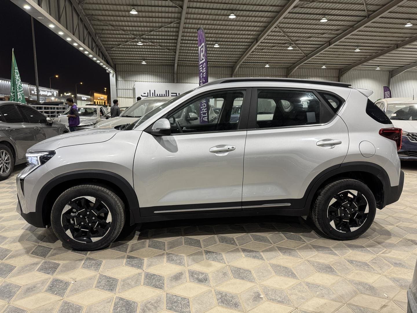 [object Object] كيا كيا سونيت جي ال اس فل كامل فتحة سقف 2024 - صورة مصغرة 2