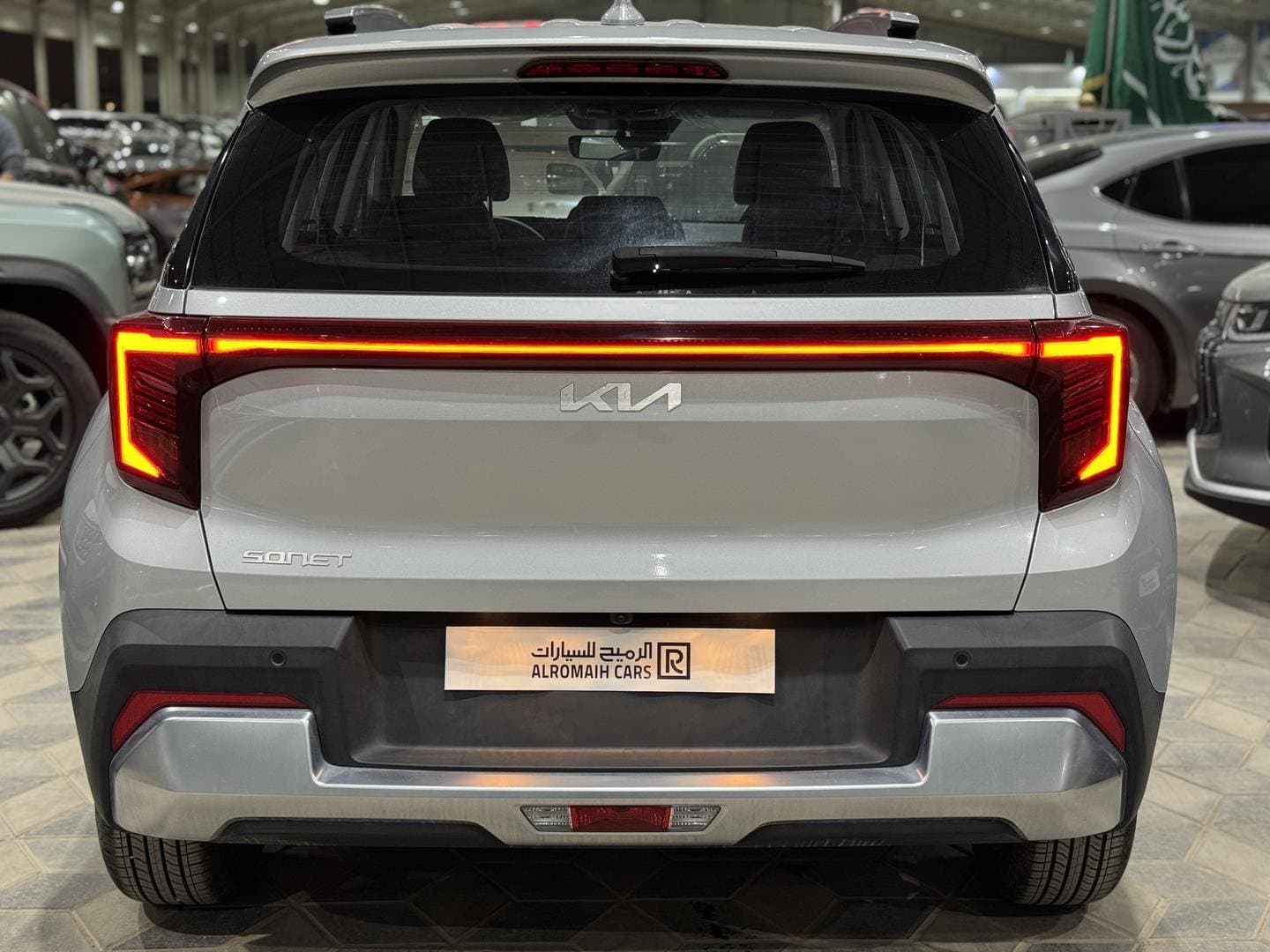 [object Object] كيا كيا سونيت جي ال اس فل كامل فتحة سقف 2024 - التصميم الخارجي - مظهر خارجي أنيق