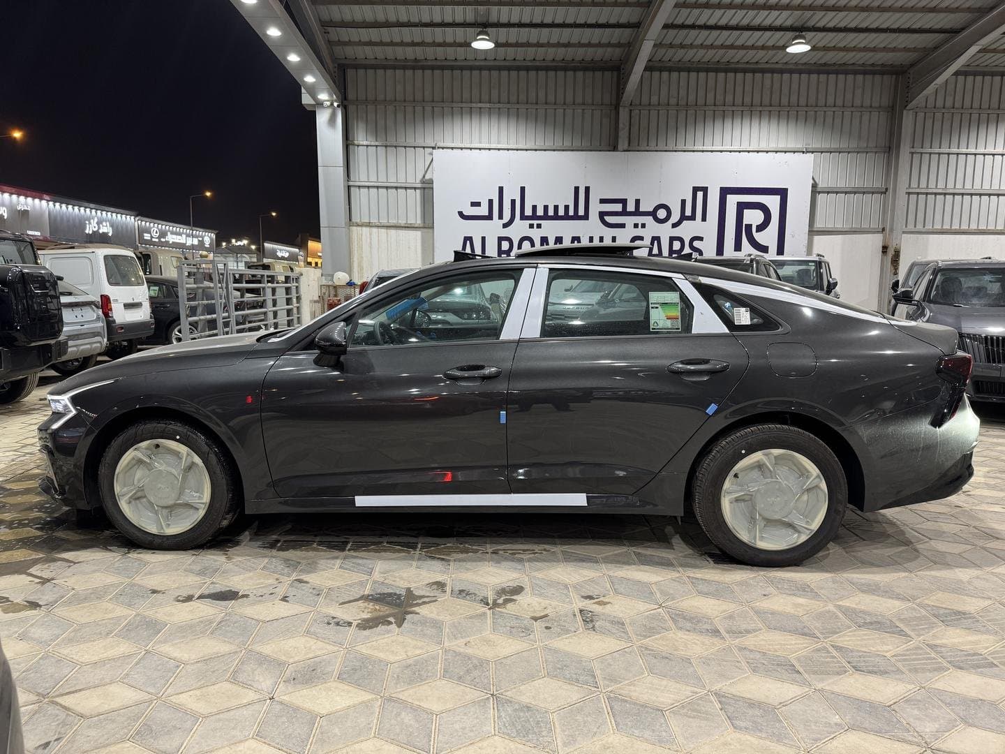 [object Object] كيا كيا كي 5 ستاندر مطور 2025 - صورة مصغرة 4