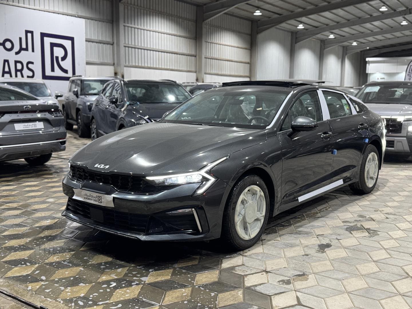 [object Object] كيا كيا كي 5 ستاندر مطور 2025 - التصميم الخارجي - مظهر خارجي أنيق