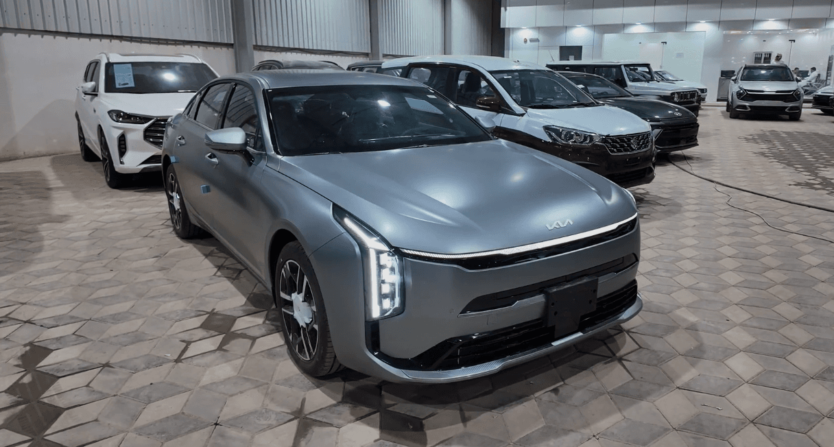 [object Object] KIA Kia K8 GL Standard 2026 - Thumbnail 2