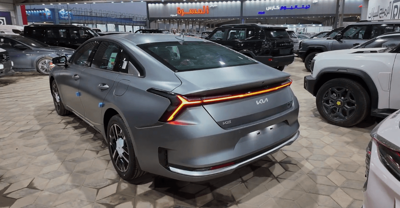 [object Object] KIA Kia K8 GL Standard 2026 - Thumbnail 3