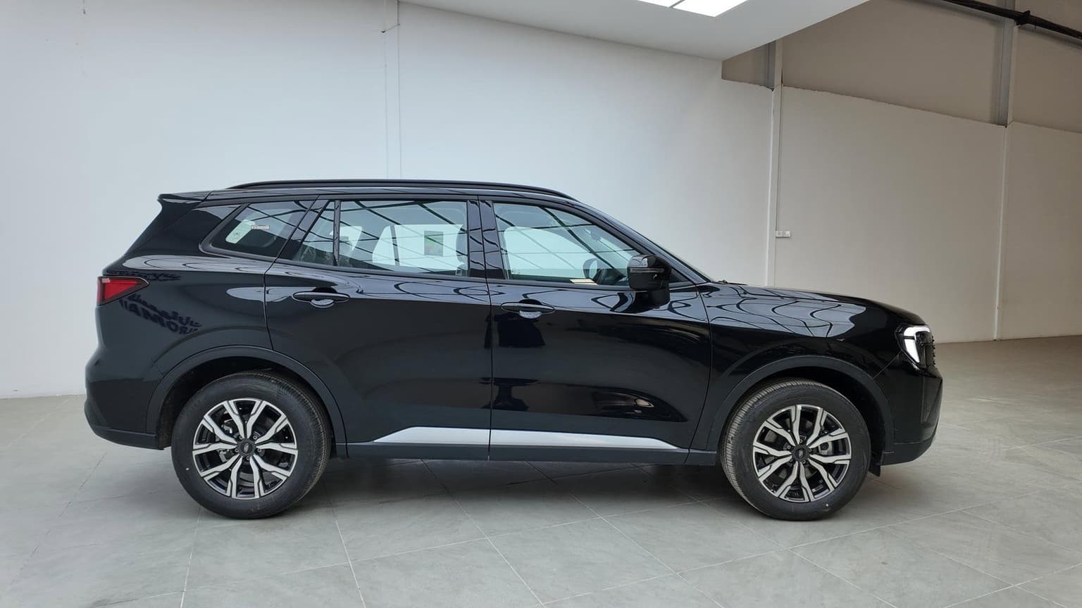 [object Object] فورد فورد تيريتوري أمبيانتي 2026 - صورة مصغرة 3