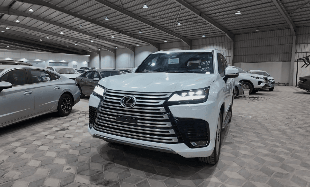 2026 Lexus Lexus LX 600 2026 - Exterior Design - Elegant Exterior Look