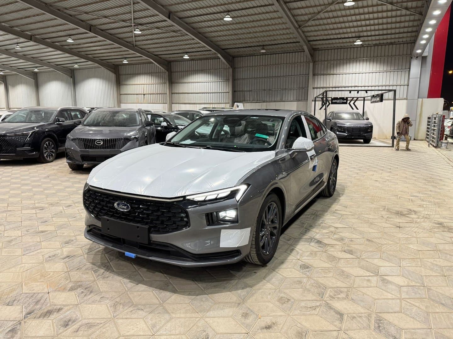 فورد تورس ترند 2025 - exterior - Image 1