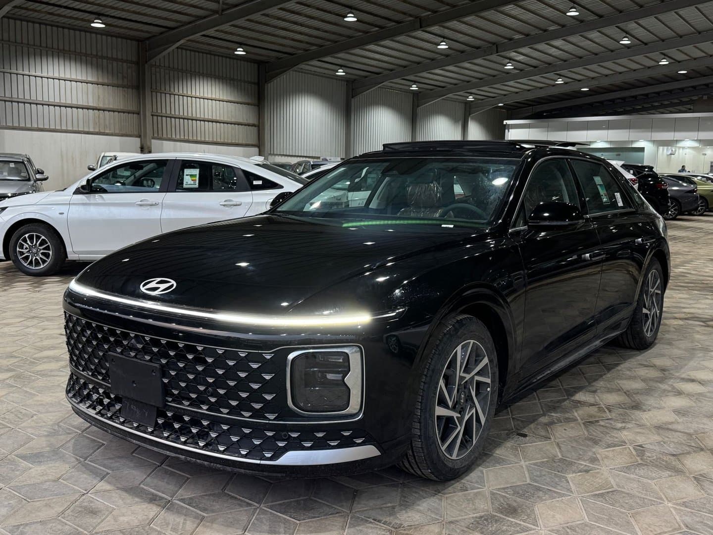 هيونداي ازيرا اكسكلوزف 2025 - exterior - Image 1