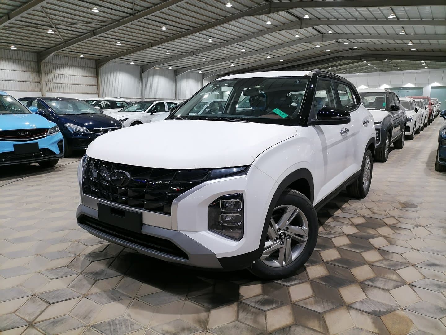 هيونداي كريتا جي ال اس كمفورت 2025 - exterior - Image 1