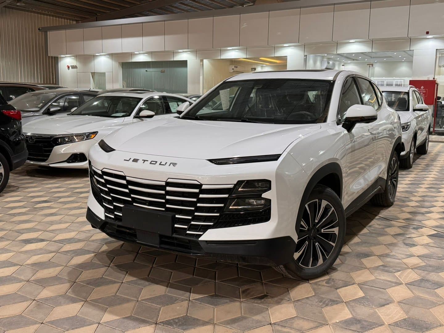 جيتور داشينج ميد 2025 - exterior - Image 1