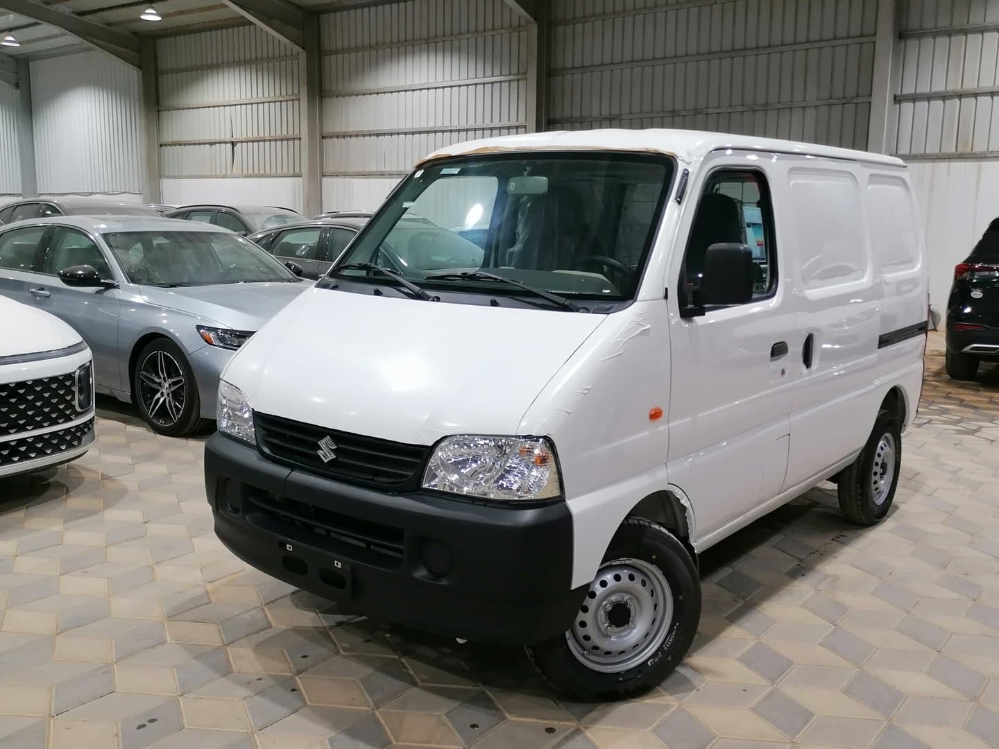 سوزوكي ايكو اس تي دي 2025 - exterior - Image 1