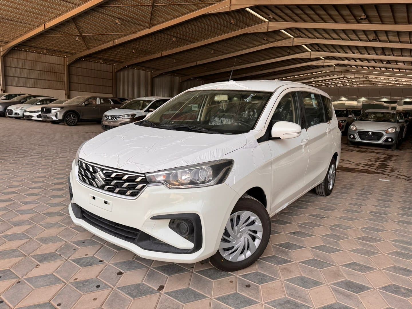 سوزوكي ارتيجا GL 2025 - exterior - Image 1