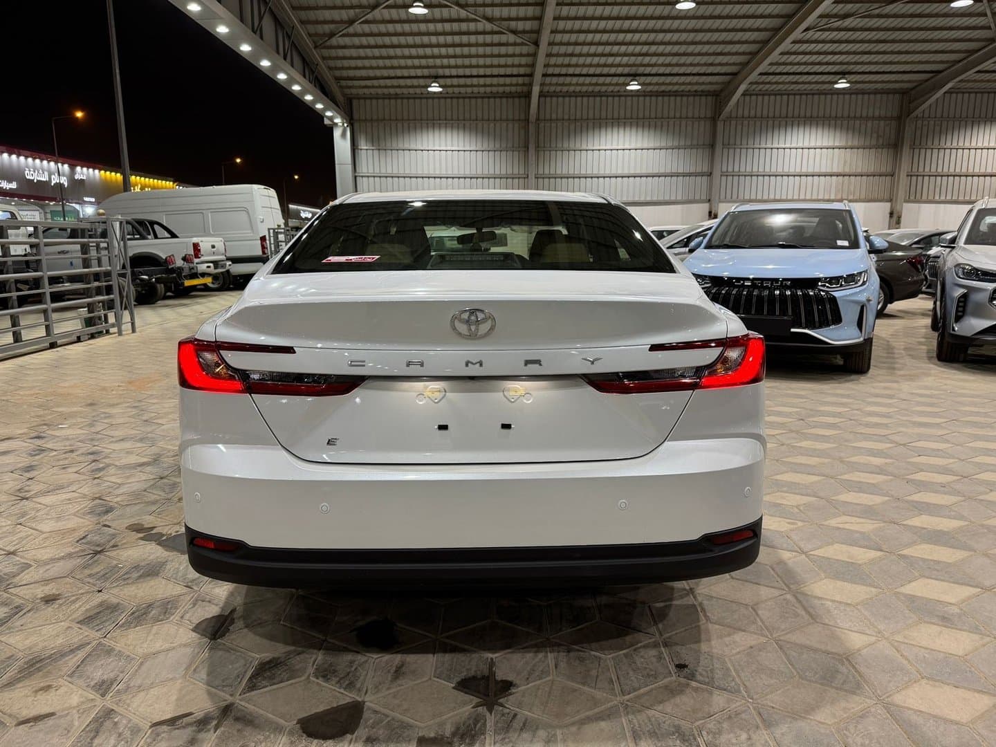 تويوتا كامري E 2025 - exterior - Image 1