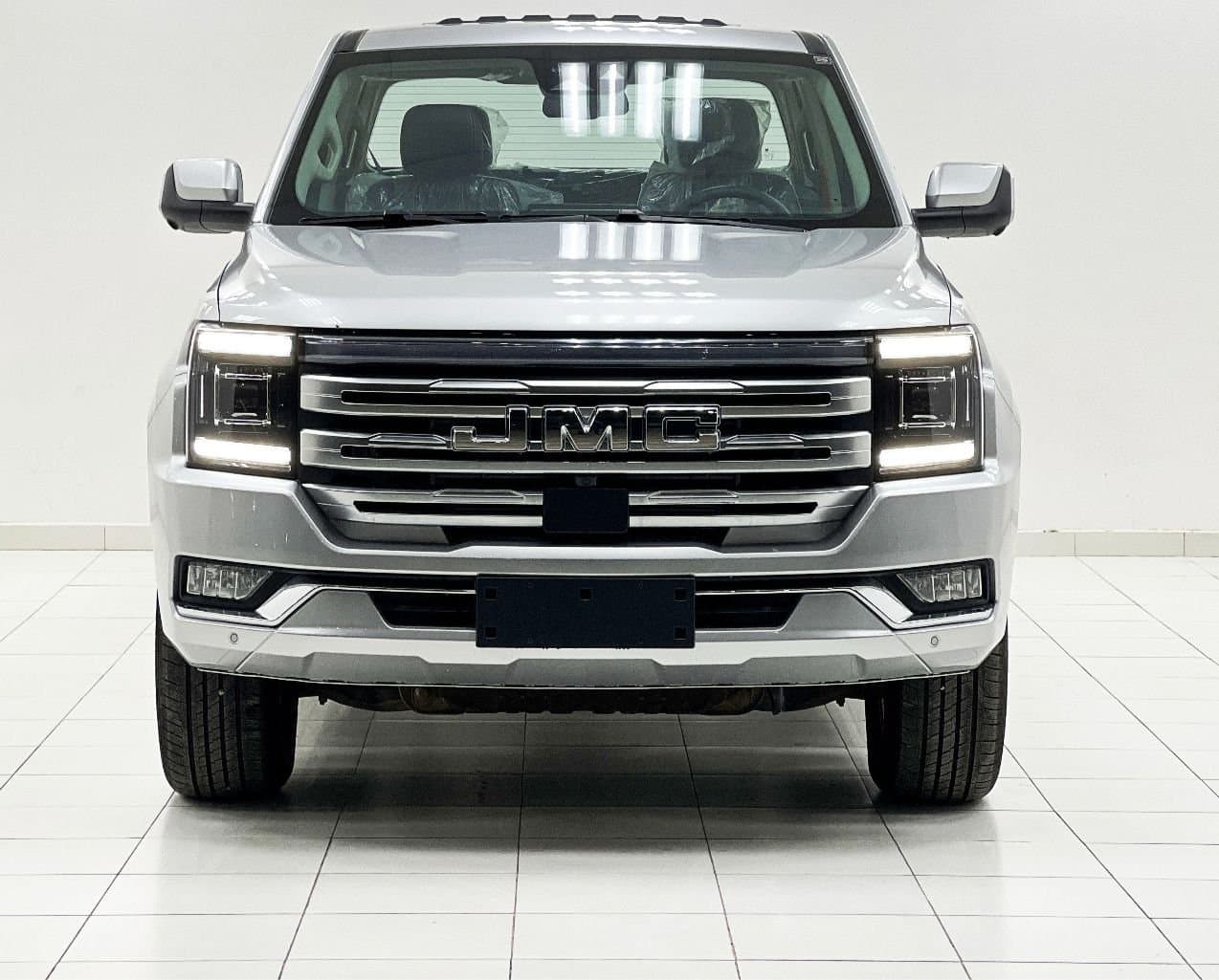 جاي ام سي جراند افينيو بلس SLX 2025 - exterior - Image 1