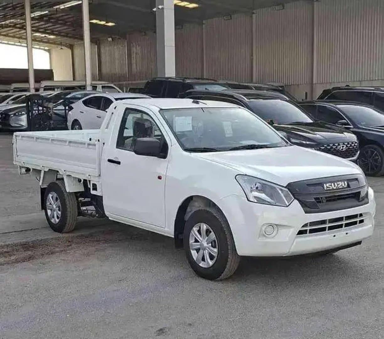 ايسوزو غماره جوانب (4*2) 2025 - exterior - Image 1