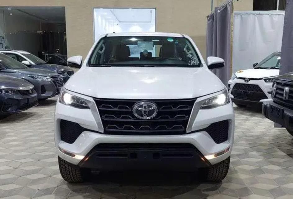 تويوتا فوتشنر جي اكس 2 2025 - exterior - Image 1