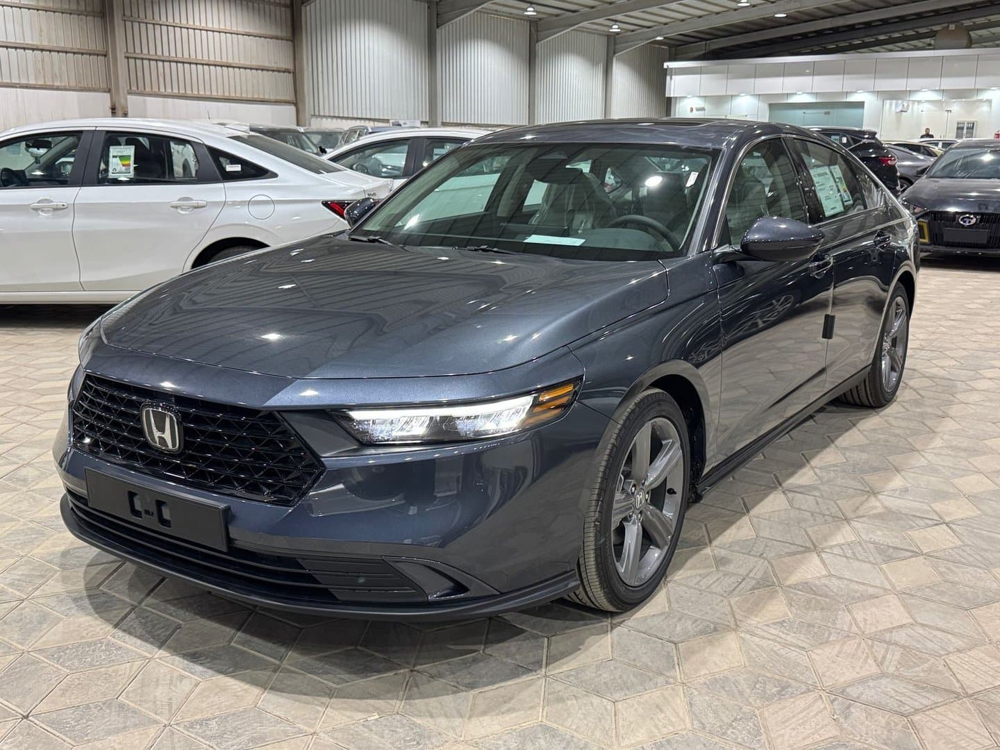 هوندا اكورد EX نص فل 2025 - exterior - Image 1