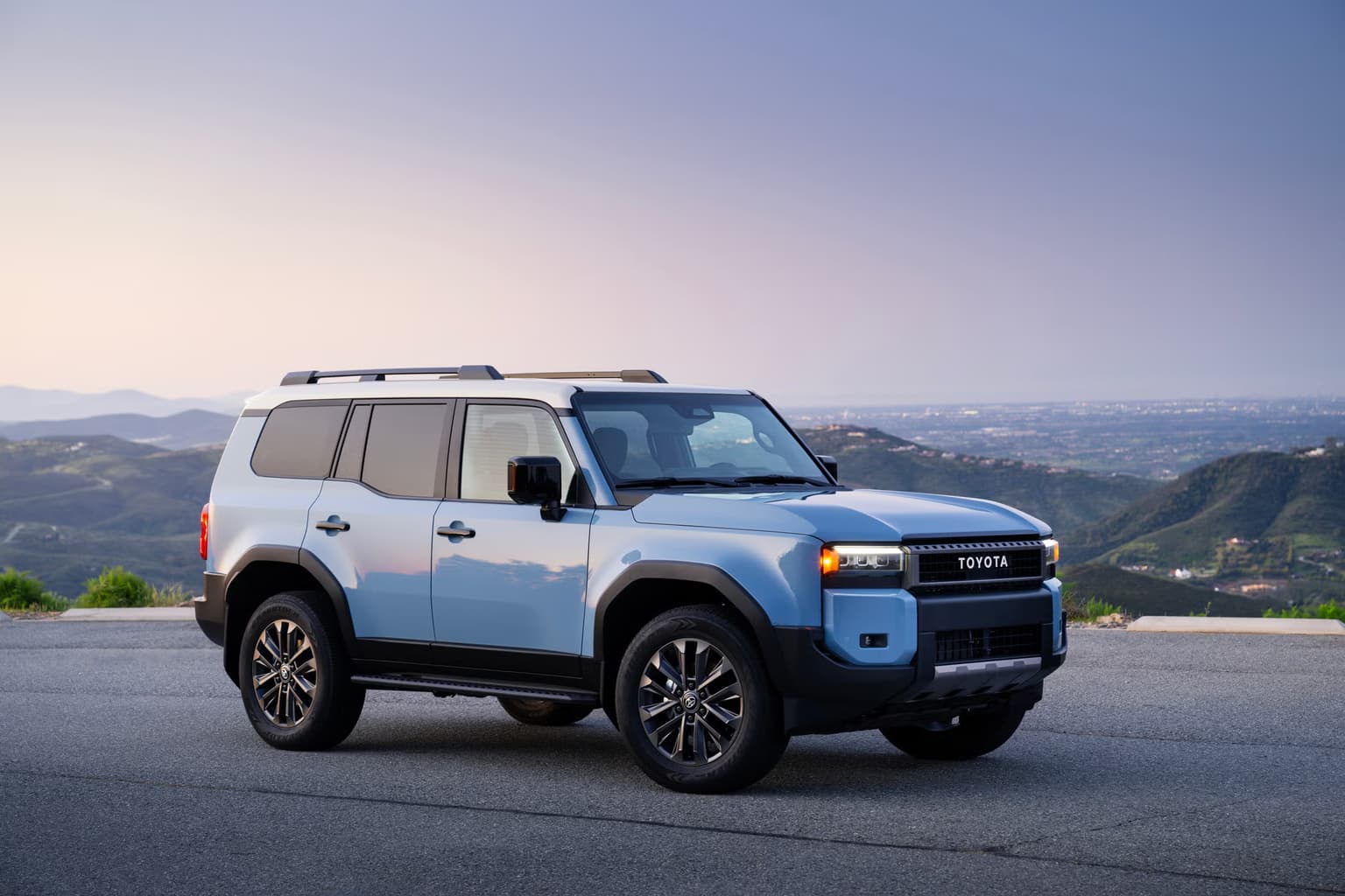 تويوتا لاندكروزر 2026 في السعودية: المواصفات والأسعار والفئات الكاملة | الرميح للسيارات